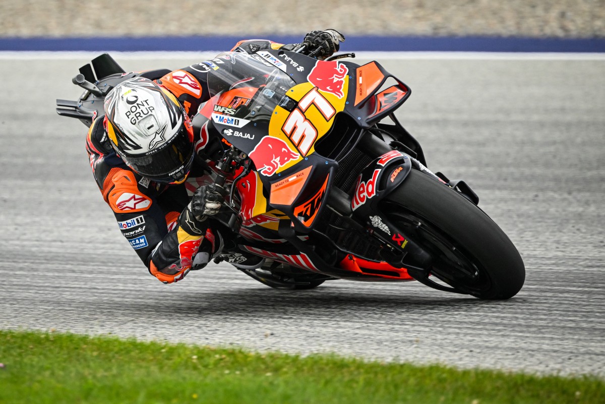 Acosta elogia KTM e celebra 2º lugar na Hungria após quedas: “Temos de estar felizes”