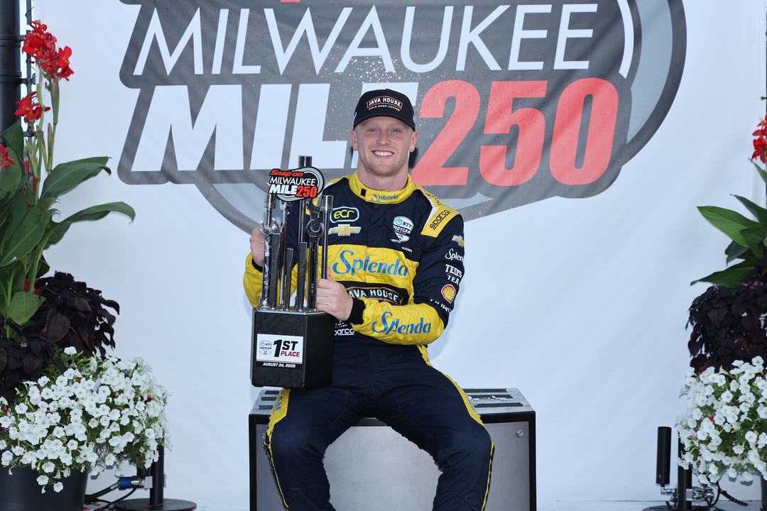Rasmussen resgata imprevisibilidade da Indy com arrancada à Nascar em Milwaukee
