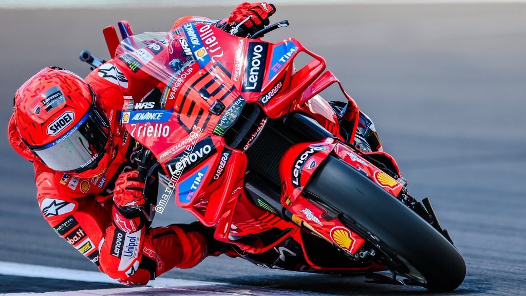 Marc Márquez se impone sobre Acosta y lidera jornada de prácticas del MotoGP en Austria