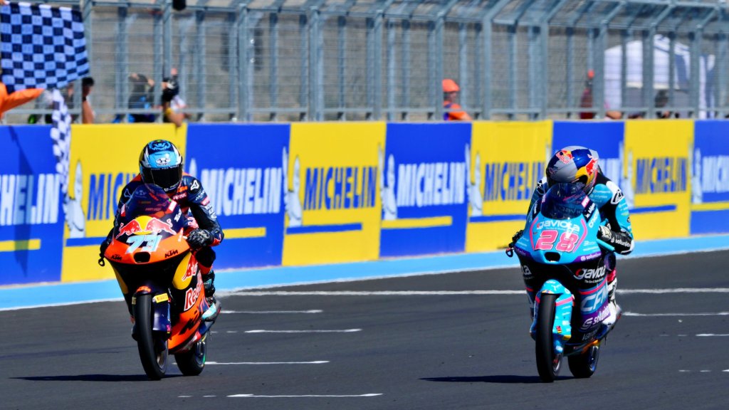 Quiles vence a Perrone por solo 18 milésimas en una atrapante definición de Moto3 en el GP de Hungría