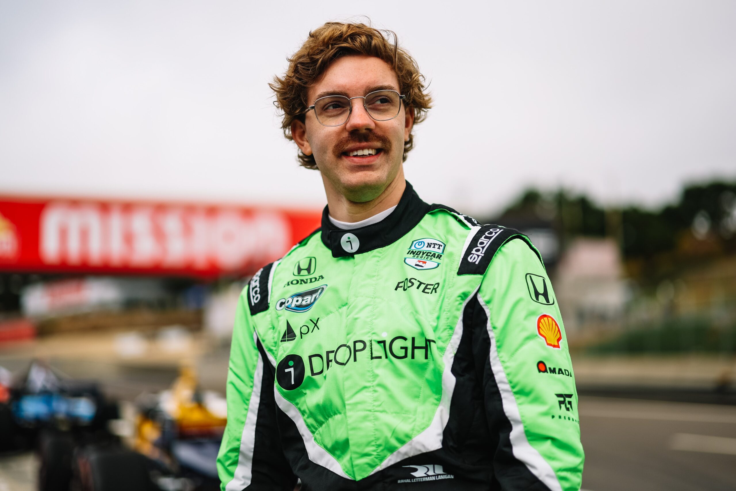 RLL se antecipa a interesse de rivais e estende contrato de Foster na Indy