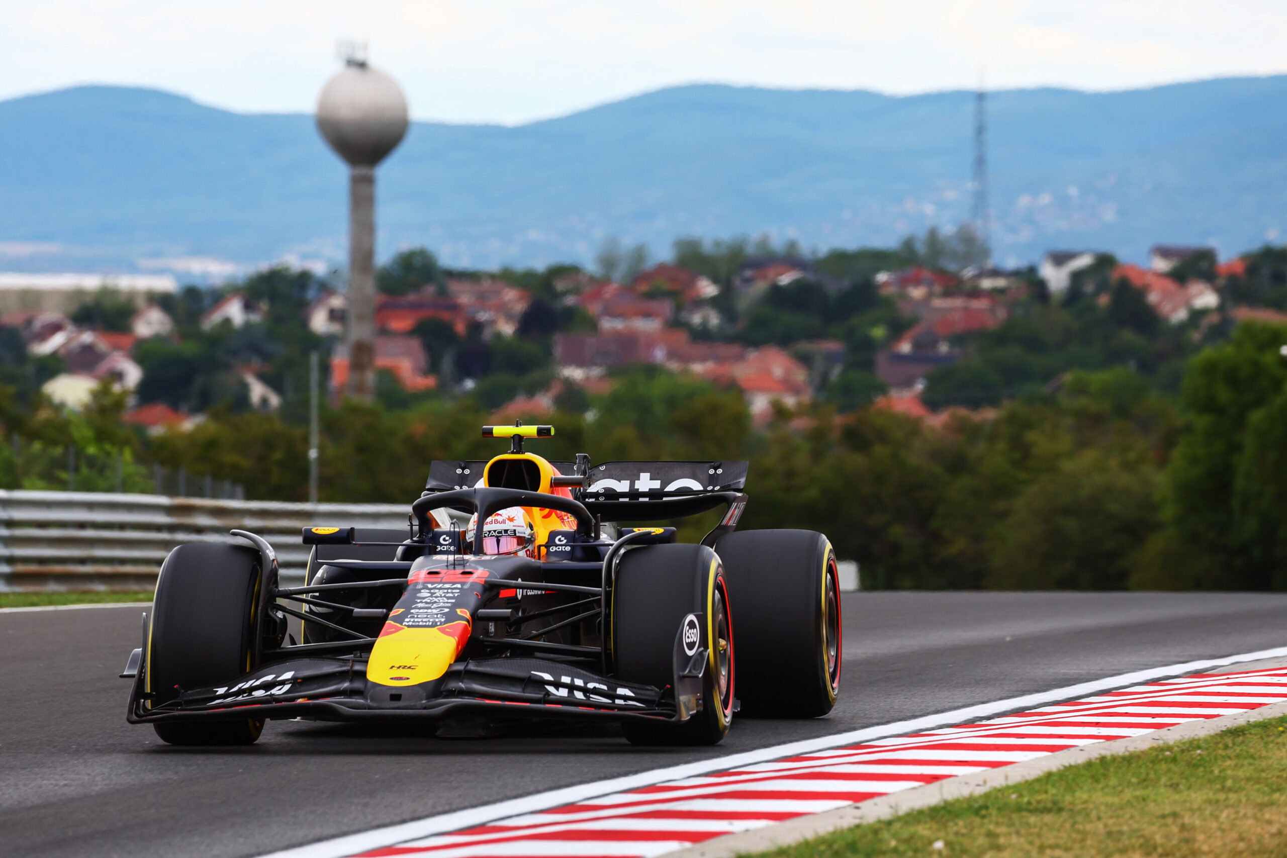 Red Bull rechaza copiar a Racing Bulls en F1: «No se puede quitar de uno y ponerlo en otro»