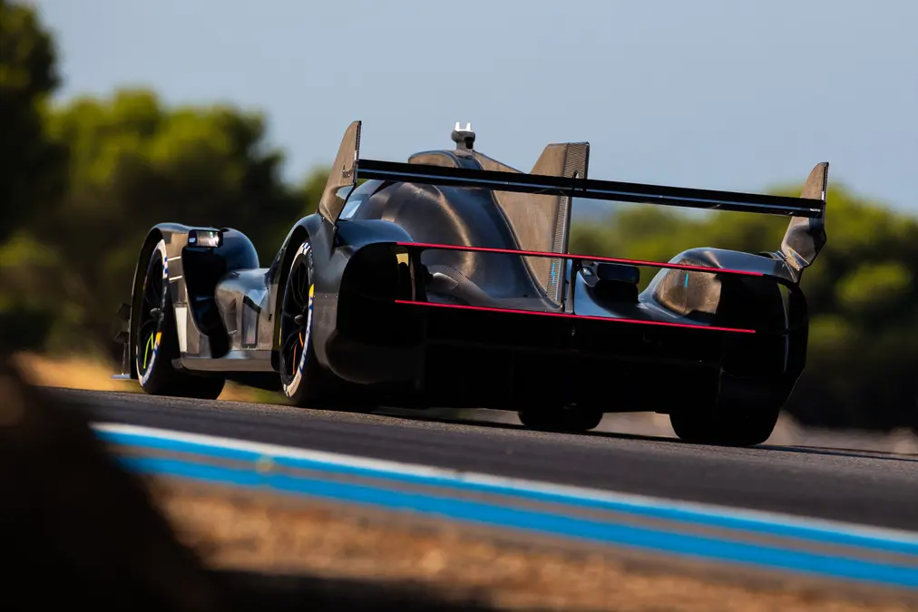 Genesis realizó el primer shakedown de su auto del WEC 2026 con Lotterer y Derani