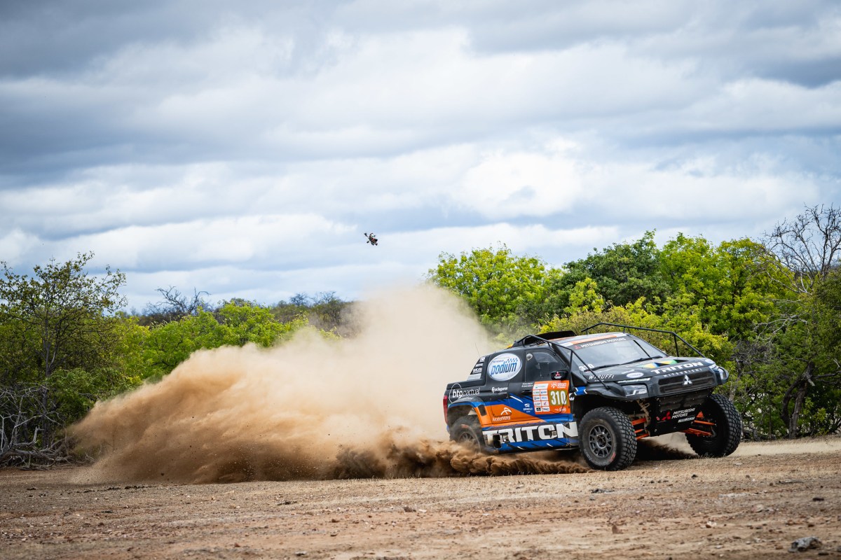 Spinelli quebra sequência de Cristian Baumgart e vence 6ª etapa do Sertões nos carros