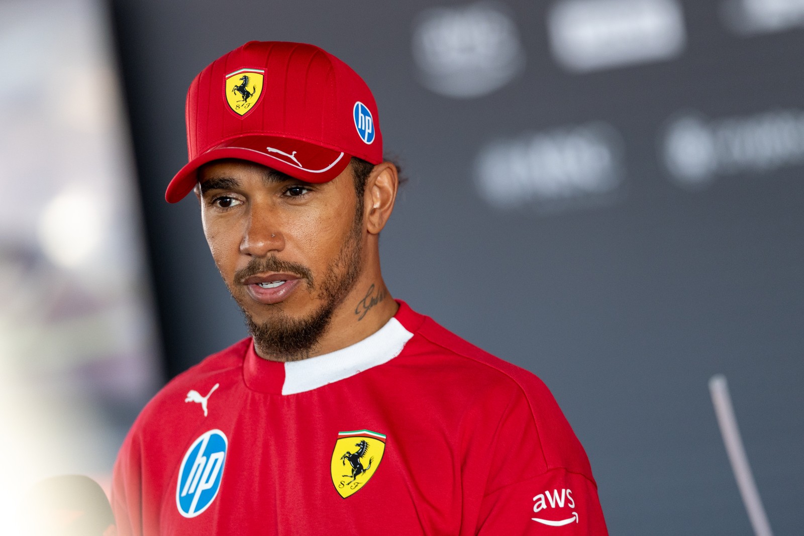 Hamilton supera Capelli e vira 2º da história com mais corridas sem 1º pódio com Ferrari