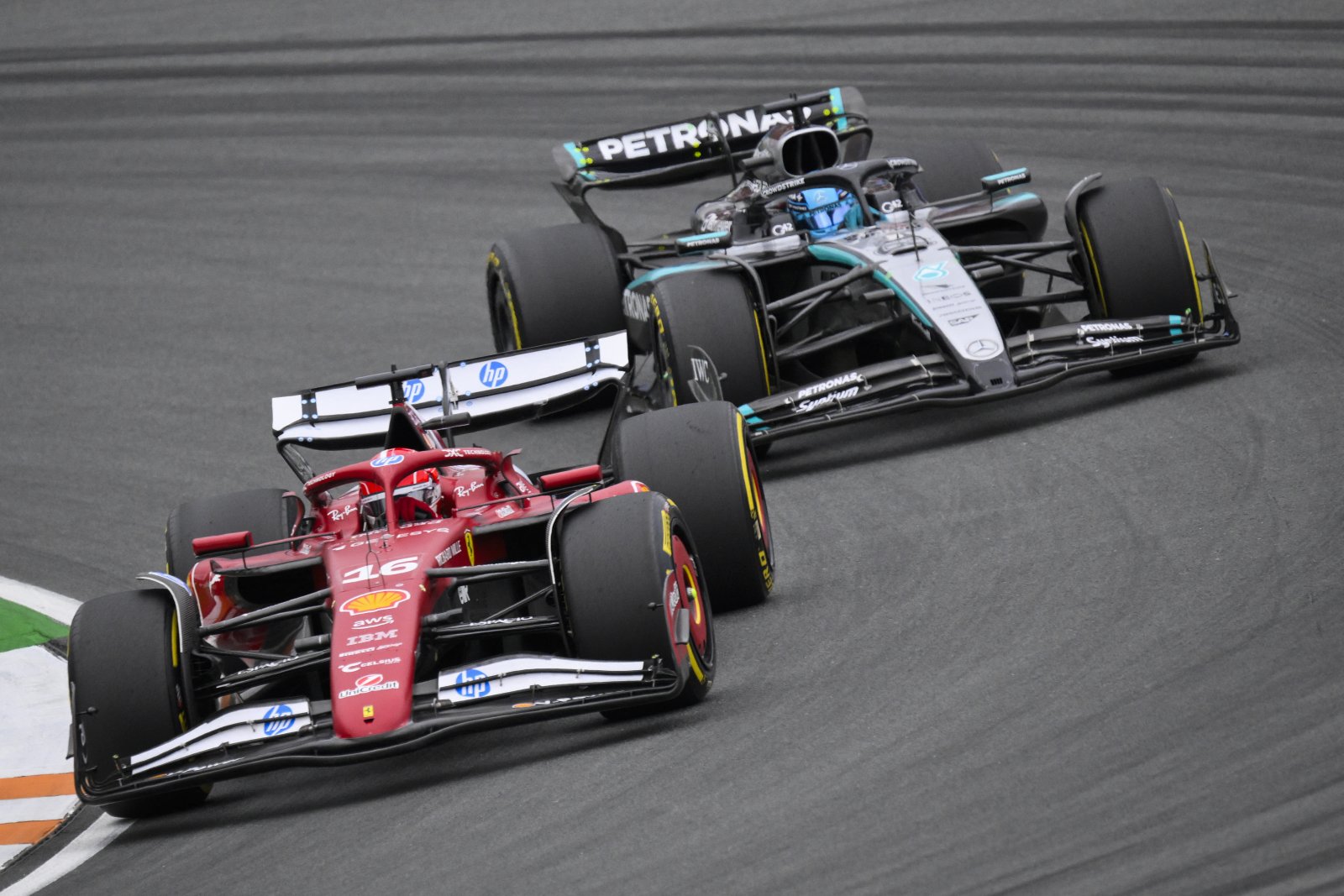 Mercedes vê “cada corrida como batalha” em disputa contra Ferrari por 2º nos Construtores
