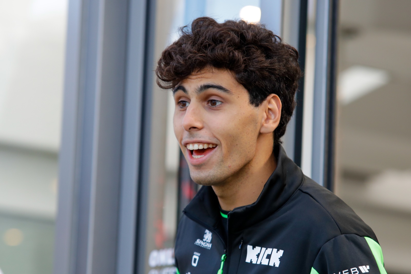 Bortoleto aposta em pelotão apertado para buscar pontos em Baku: “Pode ser positivo”