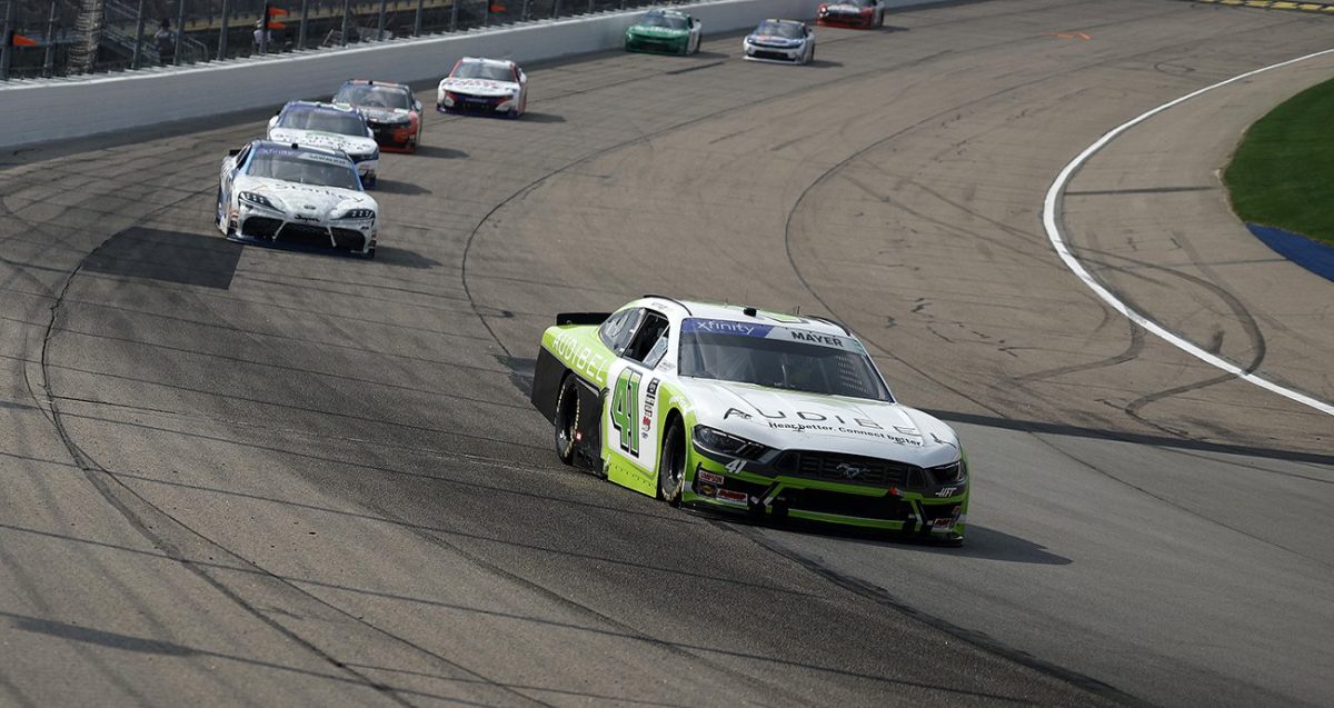 Mayer supera Love em Iowa e conquista 1ª vitória na Xfinity em 2025