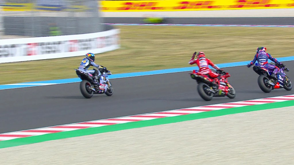 Miller y Álex Márquez reciben tres puestos de recargo por bloquear a Bagnaia en Hungría