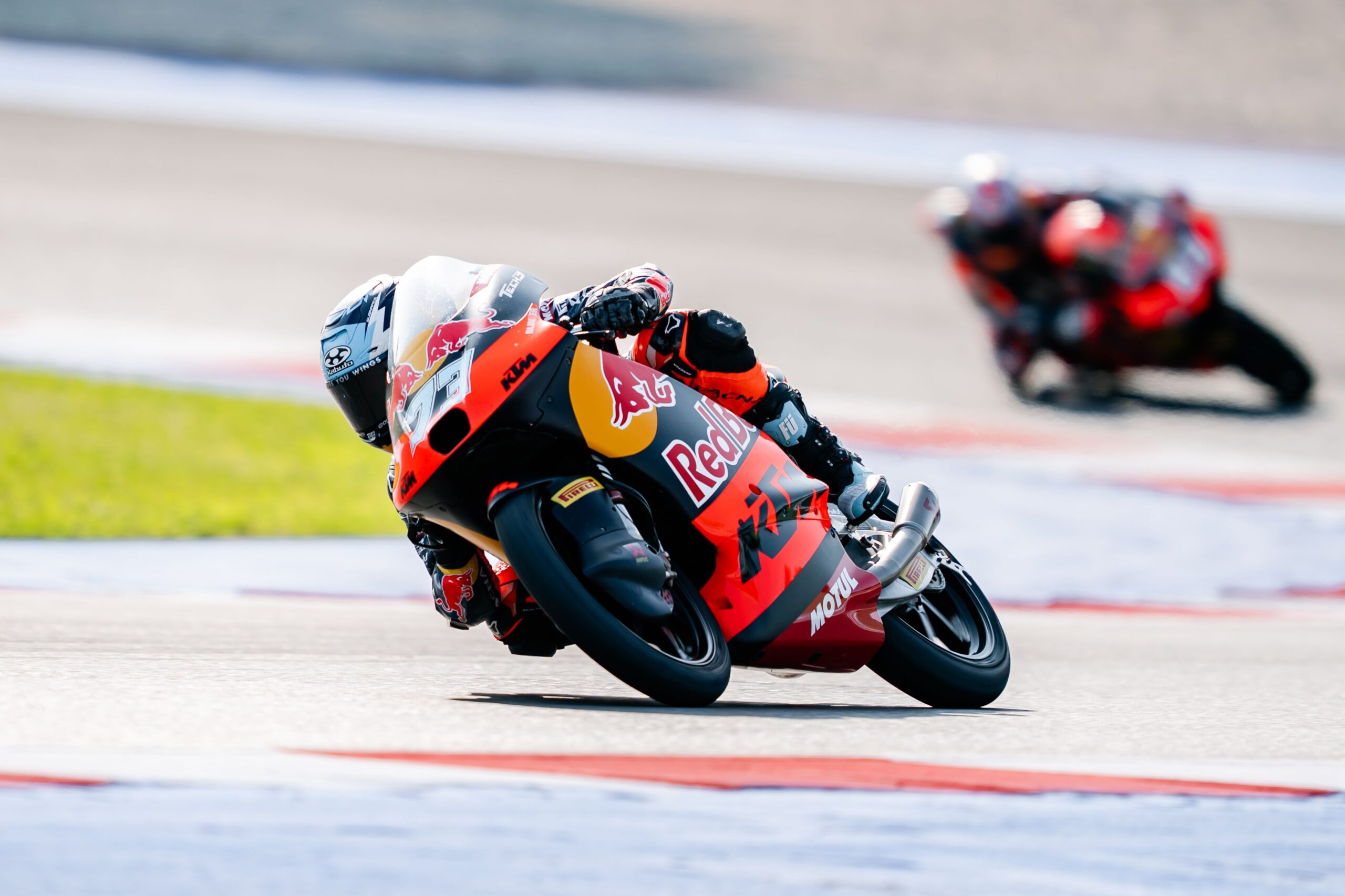 Perrone bate a Kelso y consigue su segunda pole en Moto3 en Misano; Rueda, 4°