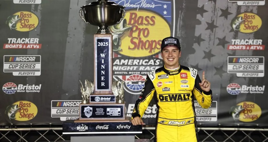 Bell supera un problema con los neumáticos y gana carrera de la NASCAR en Bristol