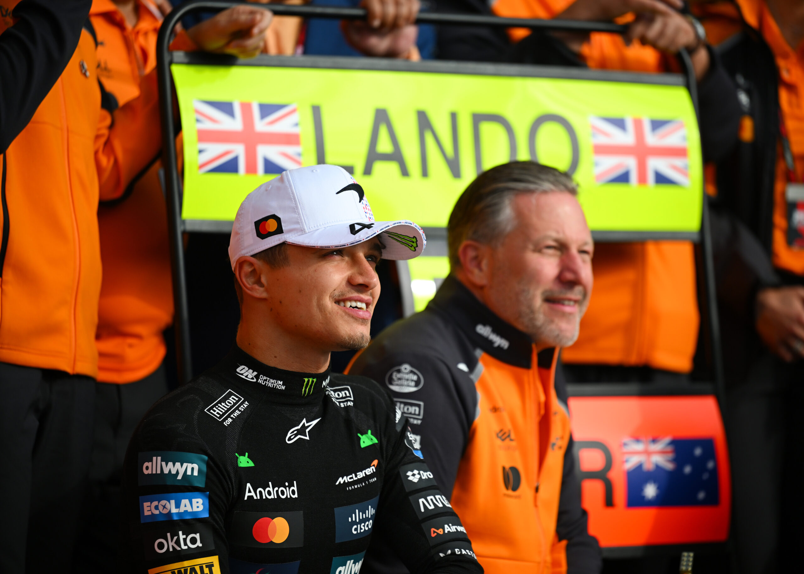 Mercedes cuestiona “precedente difícil” con orden de equipo de McLaren en Italia