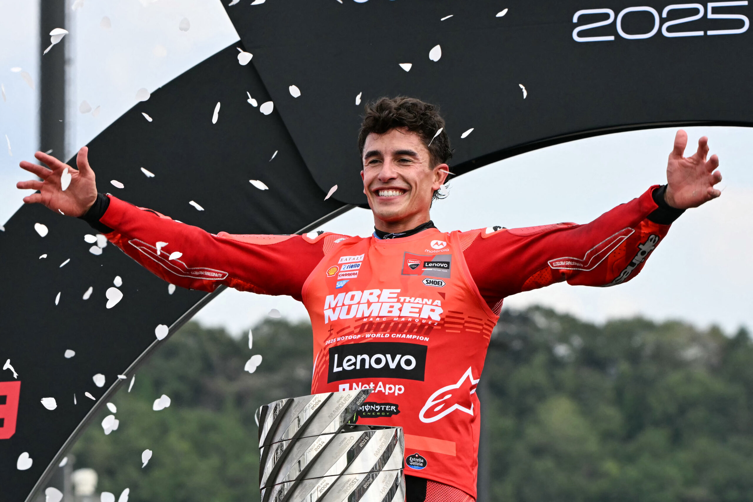 “Lenda”, “exemplo” e “referência”: grid da MotoGP se rende a Marc Márquez após título