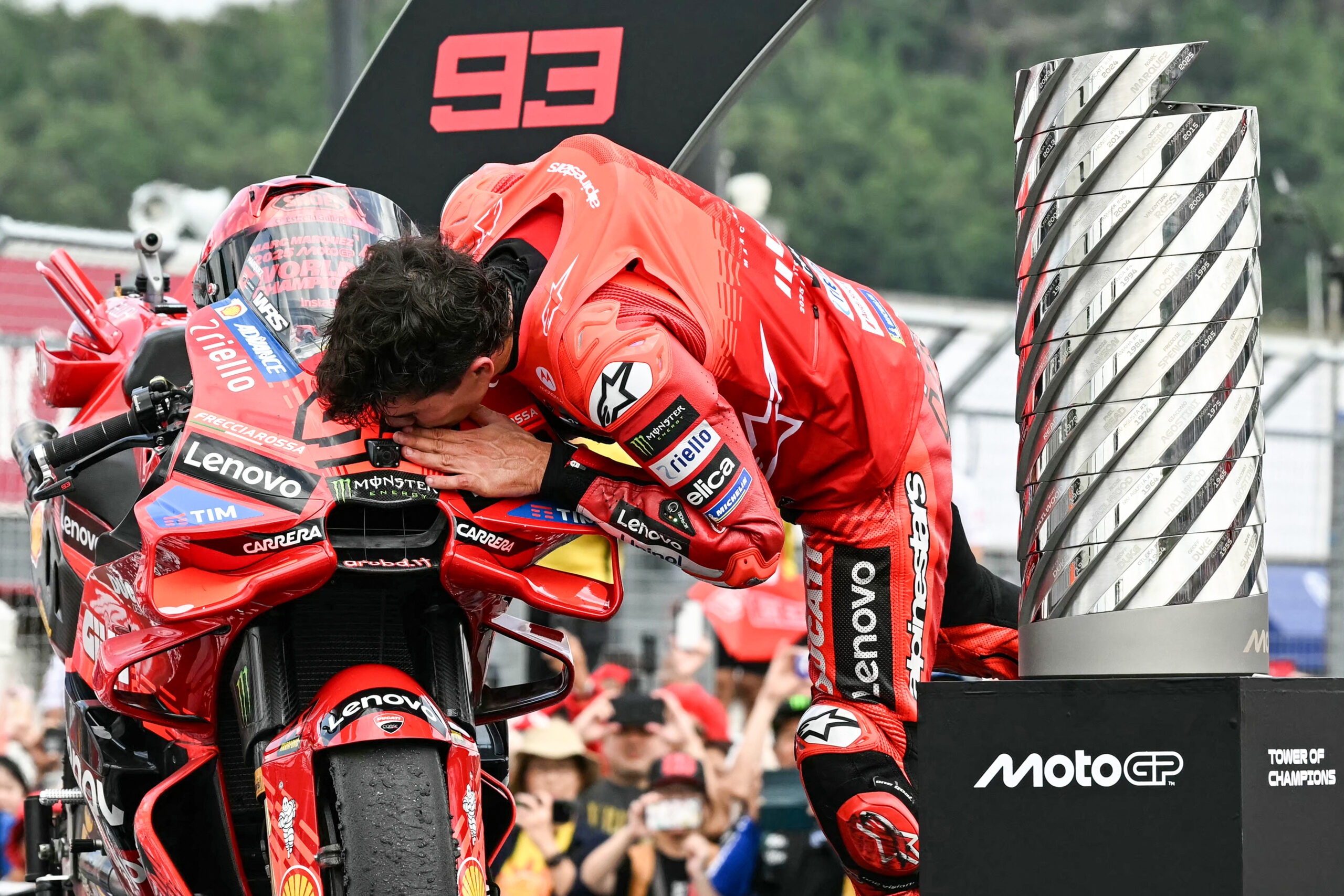 Marc Márquez recorda lesões e expõe emoções após título: “Não sabia o que era sofrer”
