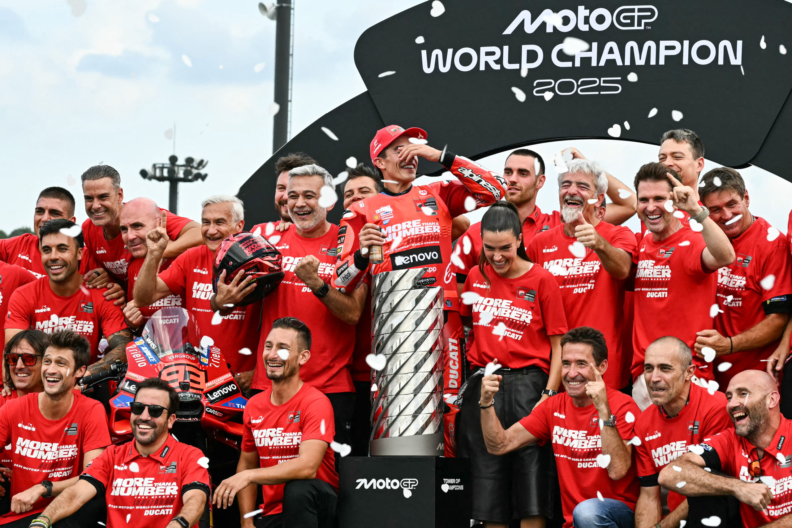 Chefe da Ducati celebra “dia perfeito” e título de Marc Márquez: “Vou guardar no coração”