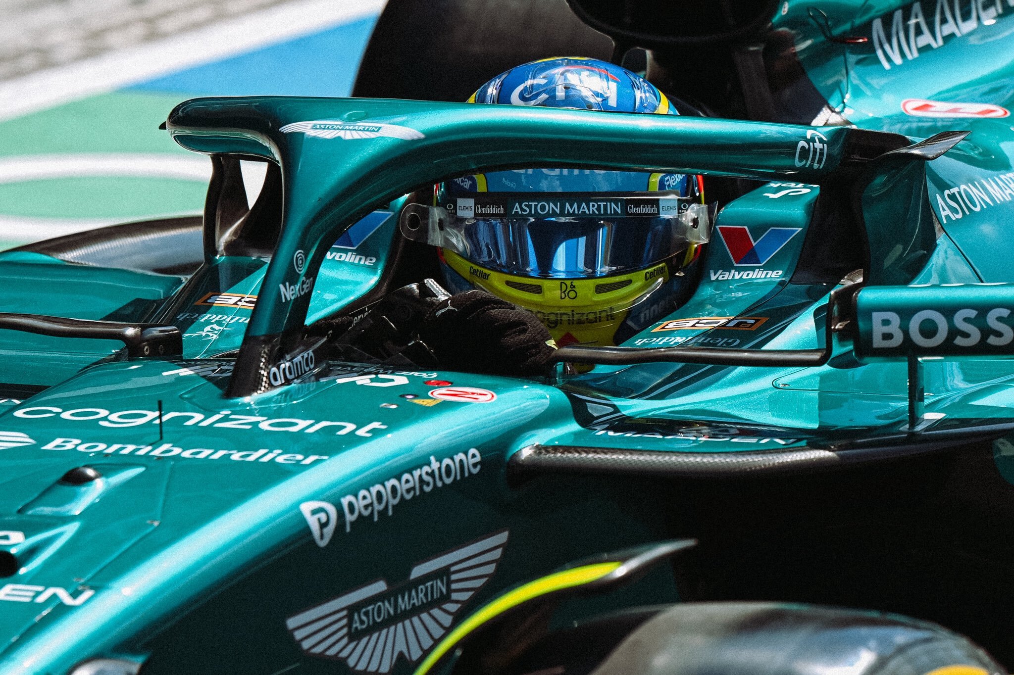 Aston Martin culpa a la grava y explica el abandono de Alonso en el GP de Italia