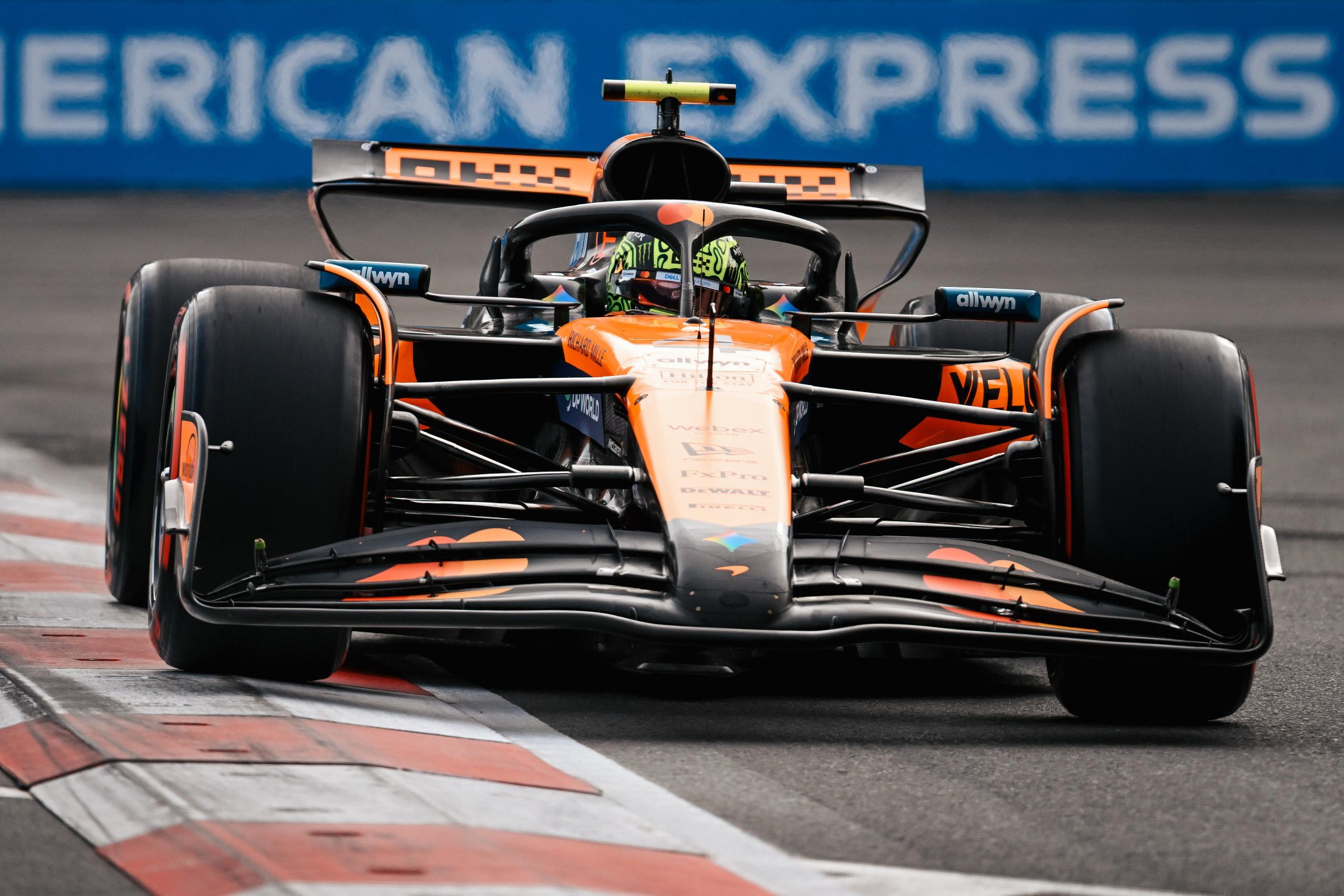 Norris cita dificultades con neumáticos y dice que el choque en la FP2 de Bakú «costó caro»