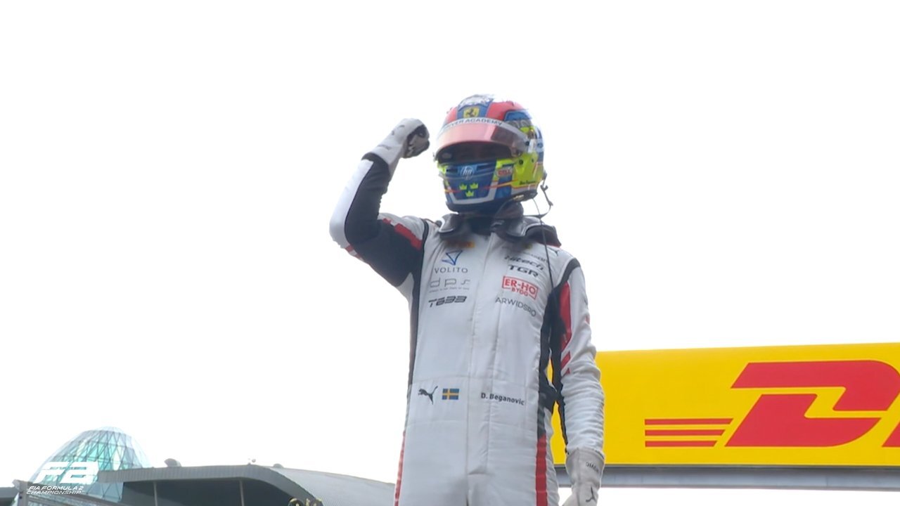 Beganovic toma la punta en la largada y vence carrera sprint de F2 en Bakú; Duerksen es 9°