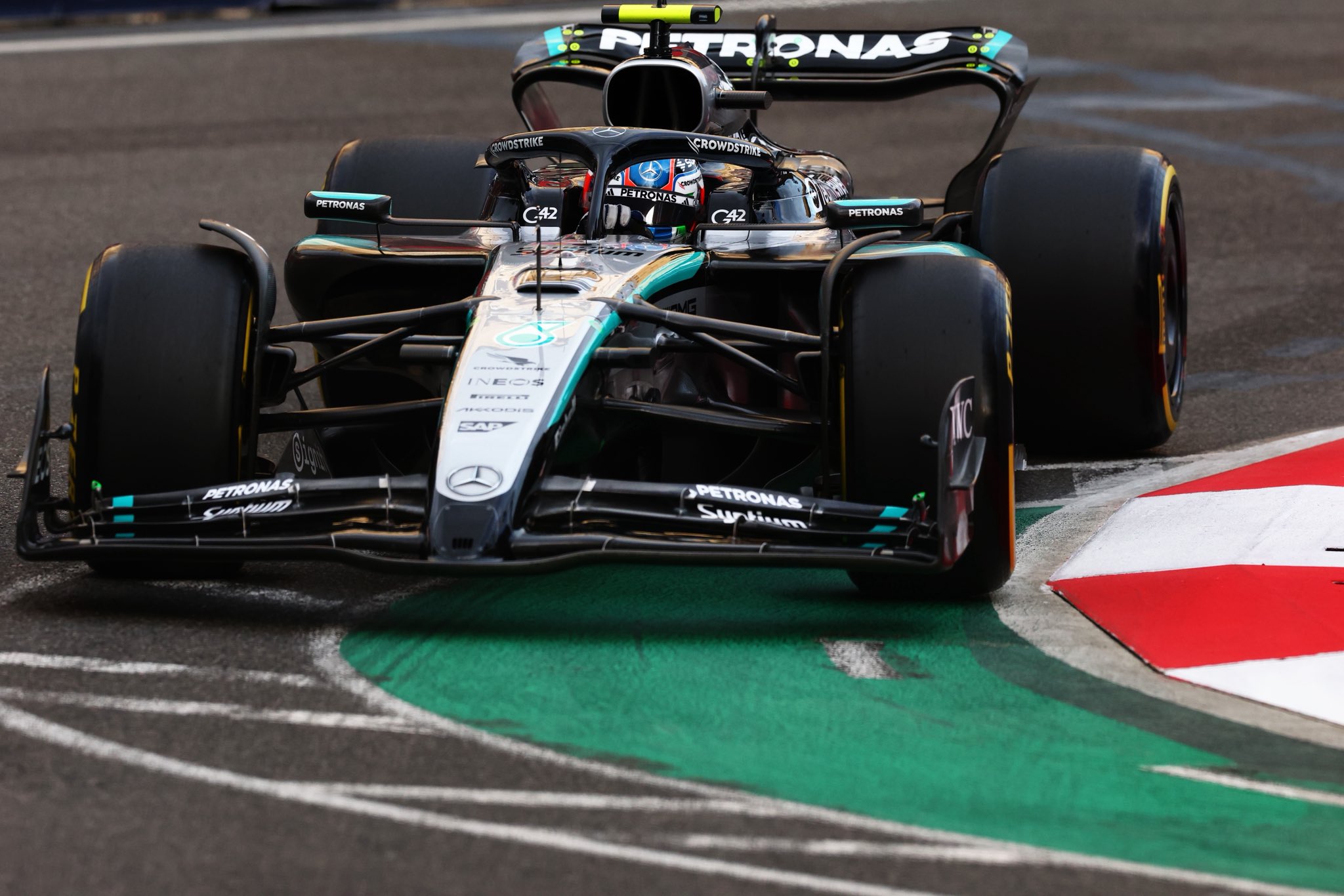 Mercedes admite dificultades en el desarrollo y espera “diferencias mínimas” en F1 2026