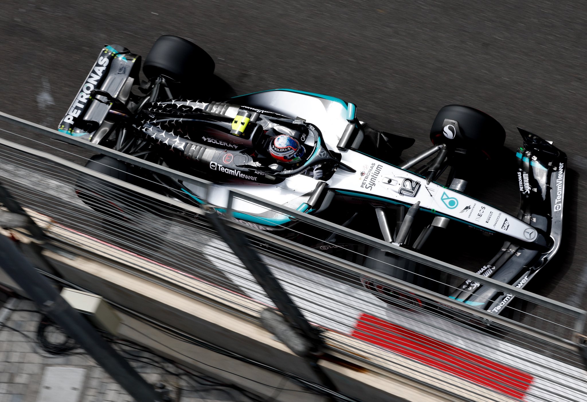 Mercedes celebra «buen resultado» en Bakú: «Impulso para las carreras finales»
