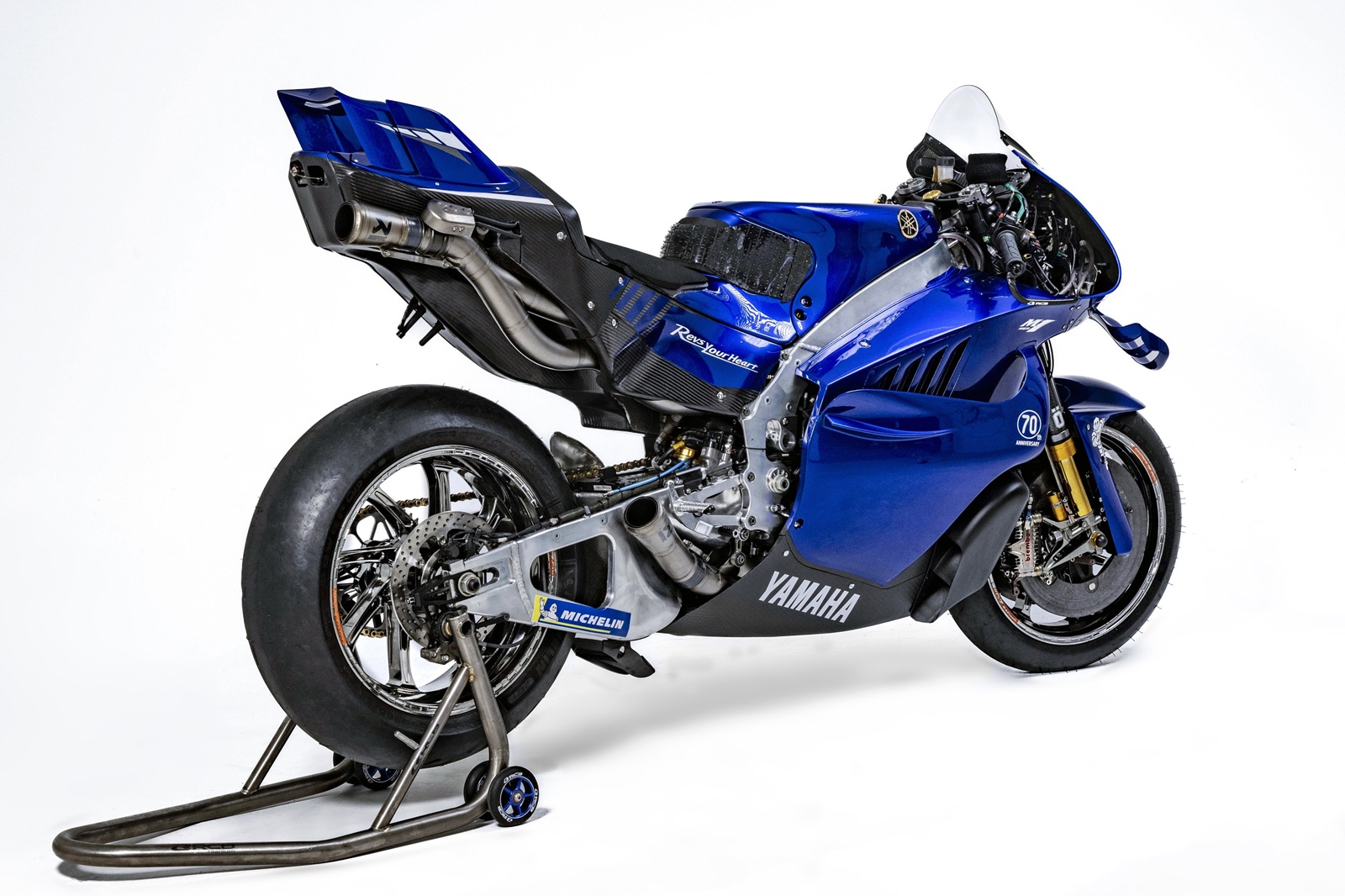 Yamaha avança com desenvolvimento e exibe nova moto com motor V4 em Misano