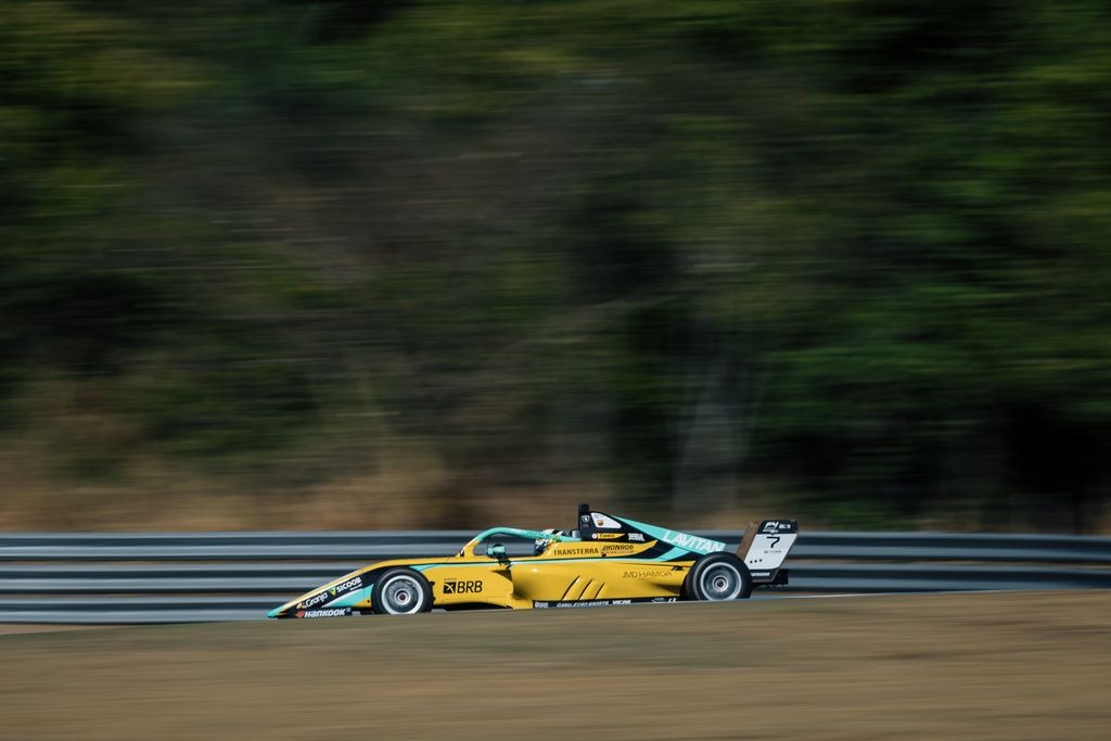 Grotta neutraliza Sobral e vence corrida 2 da F4 Brasil no Velocitta. Dall’agnol é 3º