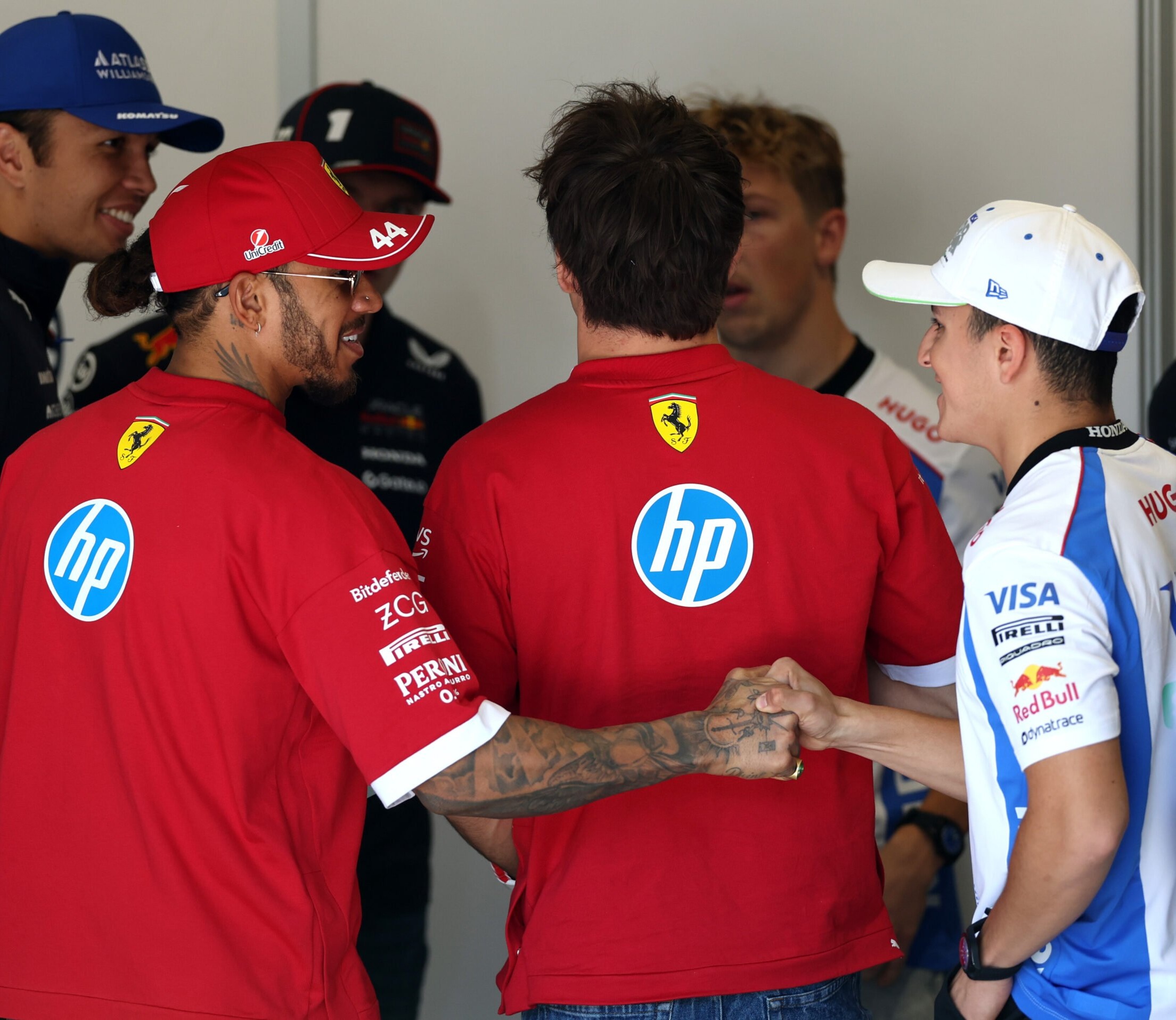 Senna e Hamilton dentro, Prost fora: Hadjar elege top-5 melhores pilotos da F1