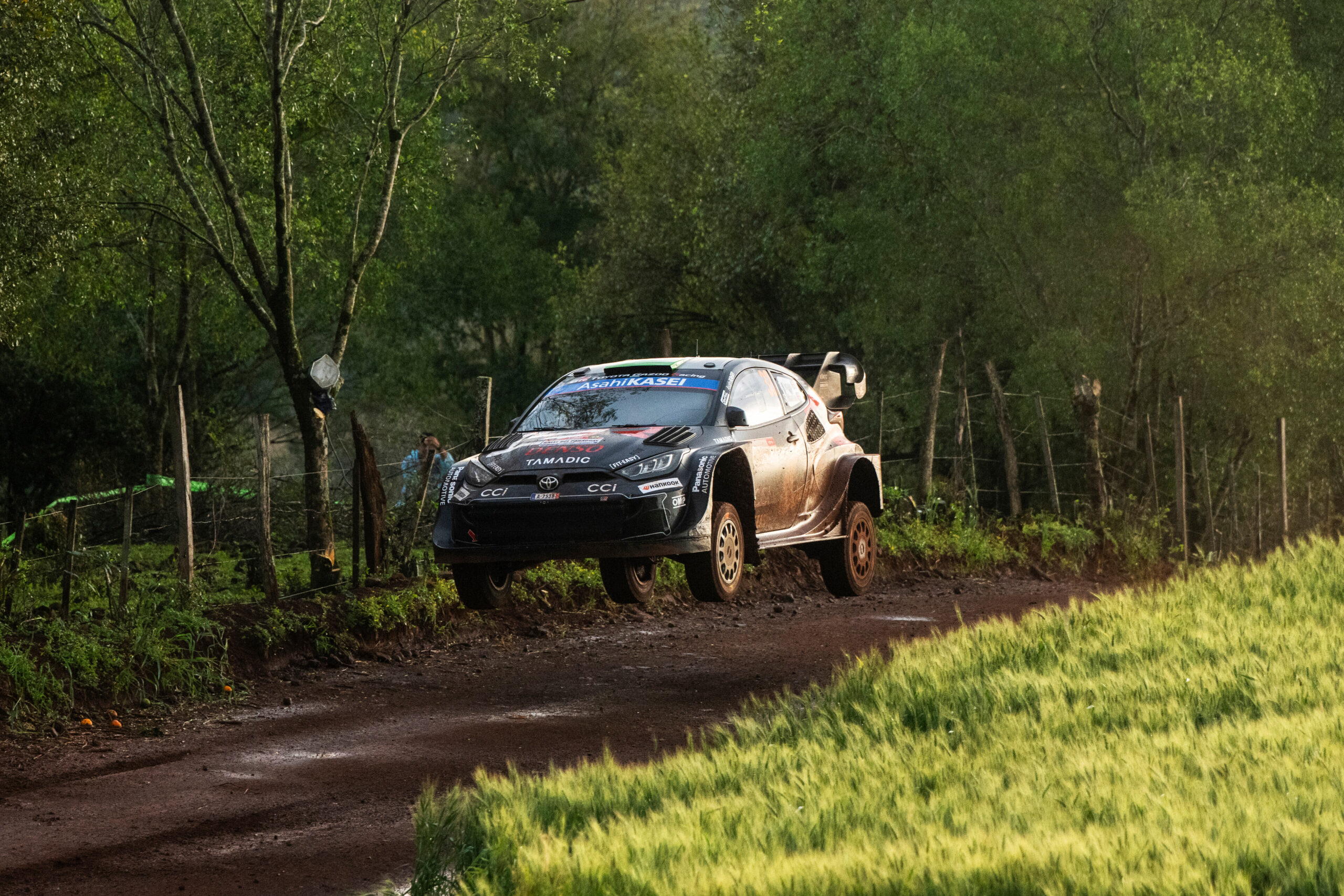 Evans mantém margem curta na ponta do WRC após Rali do Paraguai. Confira classificação