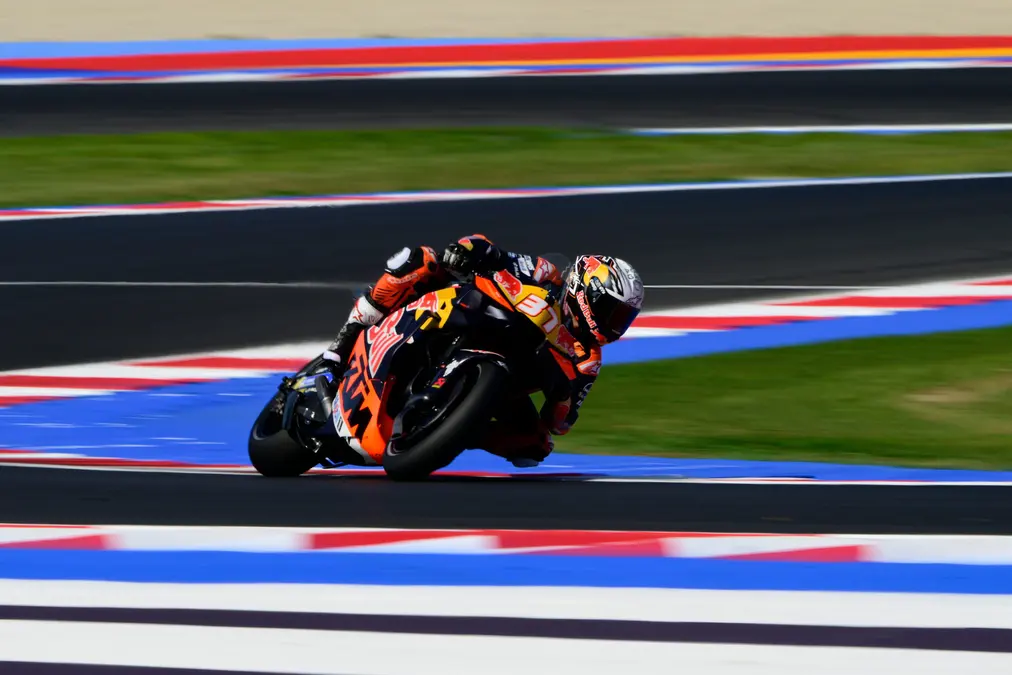 Acosta expresa su decepción por el fallo en Misano: “No debería haber ocurrido”