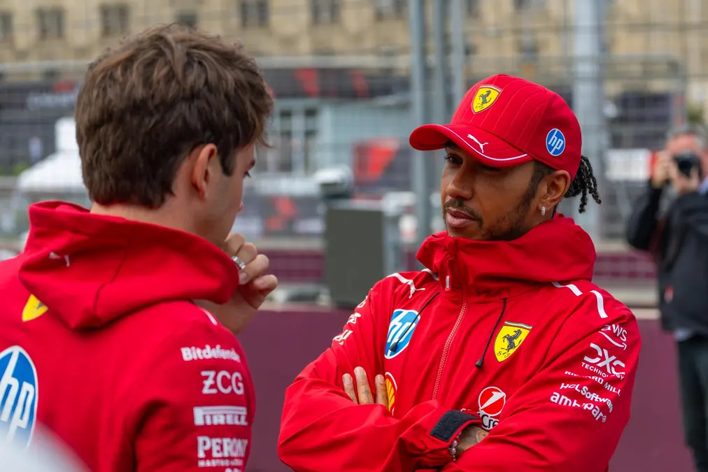 Leclerc se queja de Hamilton y exige un cambio de actitud “en lucha” por mejores posiciones