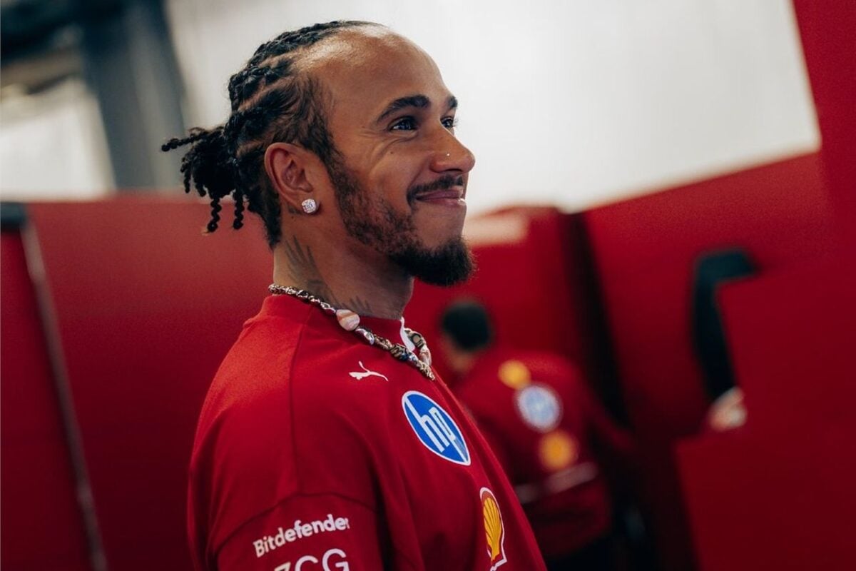 Hamilton reitera «orgullo» por Ferrari y critica a la prensa: «Cuentan un lado de la historia»