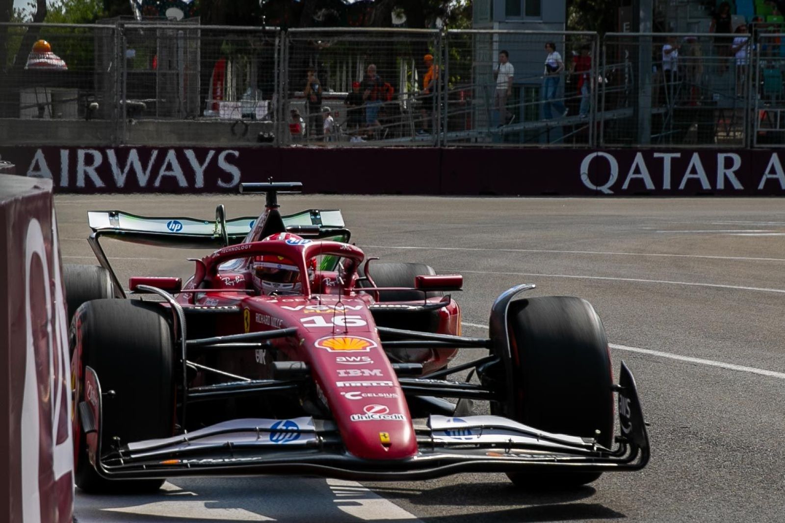 Leclerc cita el “nivel bajo” de Ferrari en Azerbaiyán y lamenta el accidente en la Q3