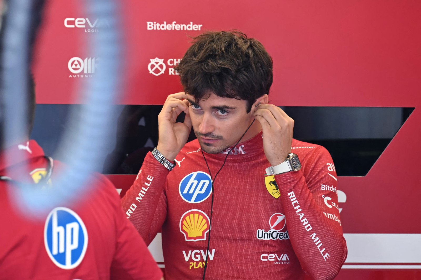 Festa ou muro: o tabu estranho que marca trajetória de Leclerc pela Ferrari no Azerbaijão