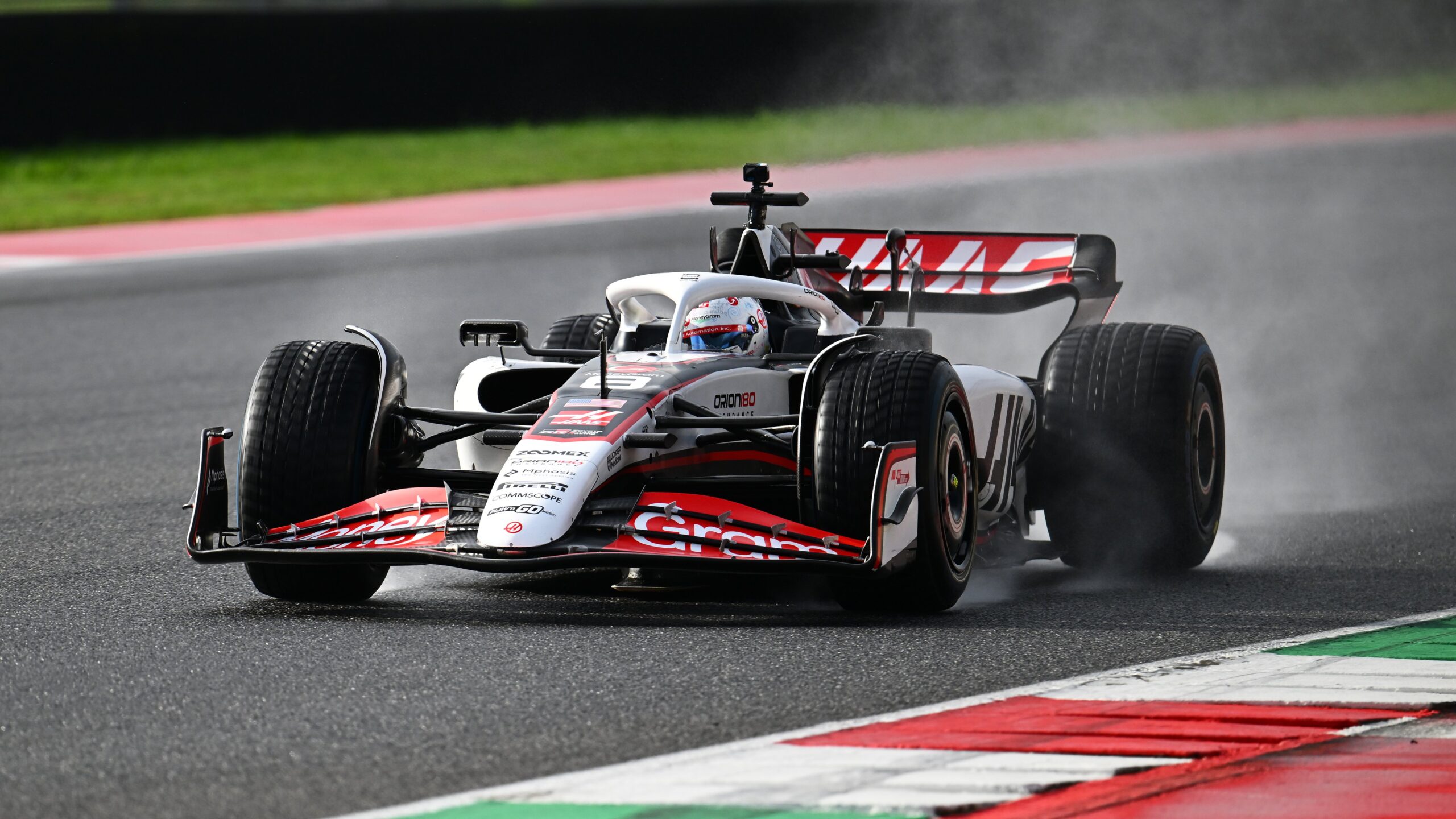 Grosjean se emociona em teste “fantástico” com Haas em Mugello: “Todos me aplaudiram”