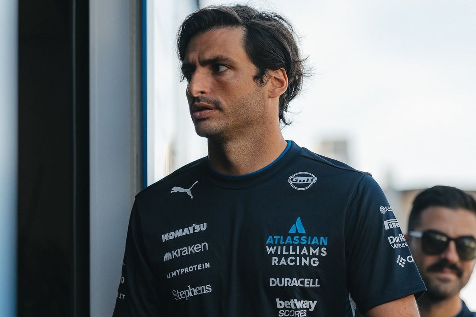 Sainz ve a la revisión de sanciones como un “avance” y pide comisarios fijos en la F1