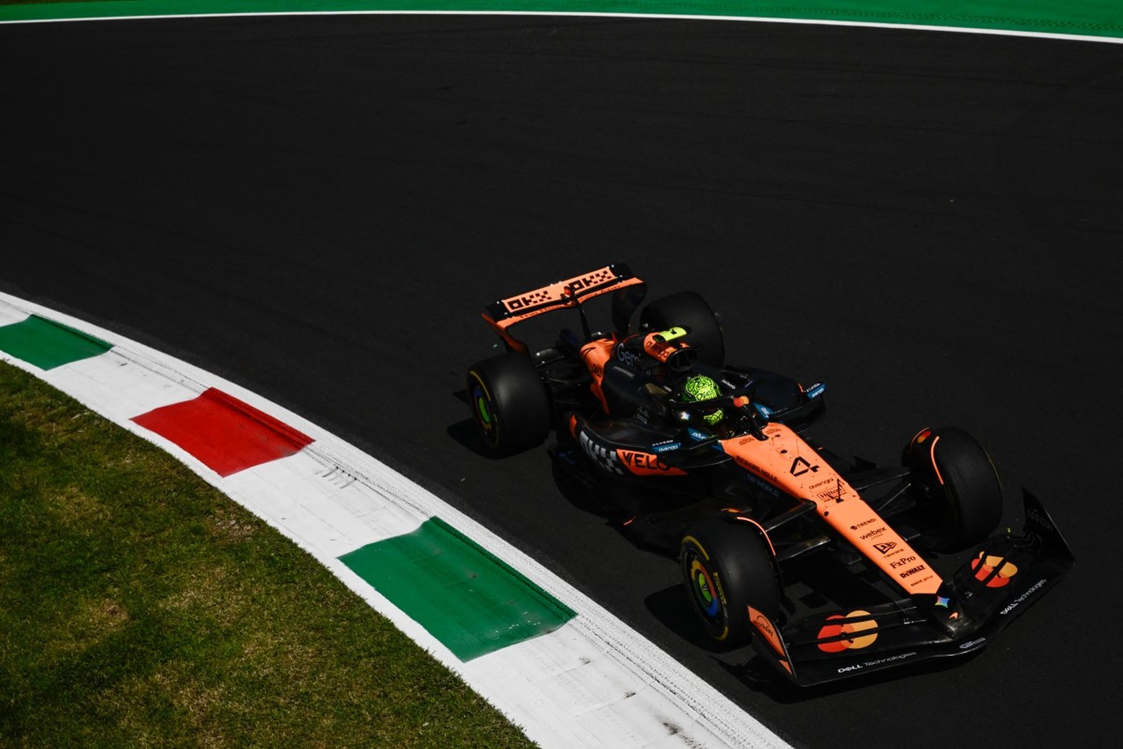 Norris freia ímpeto de Leclerc e lidera treino livre 3 do GP da Itália. Bortoleto é 6º
