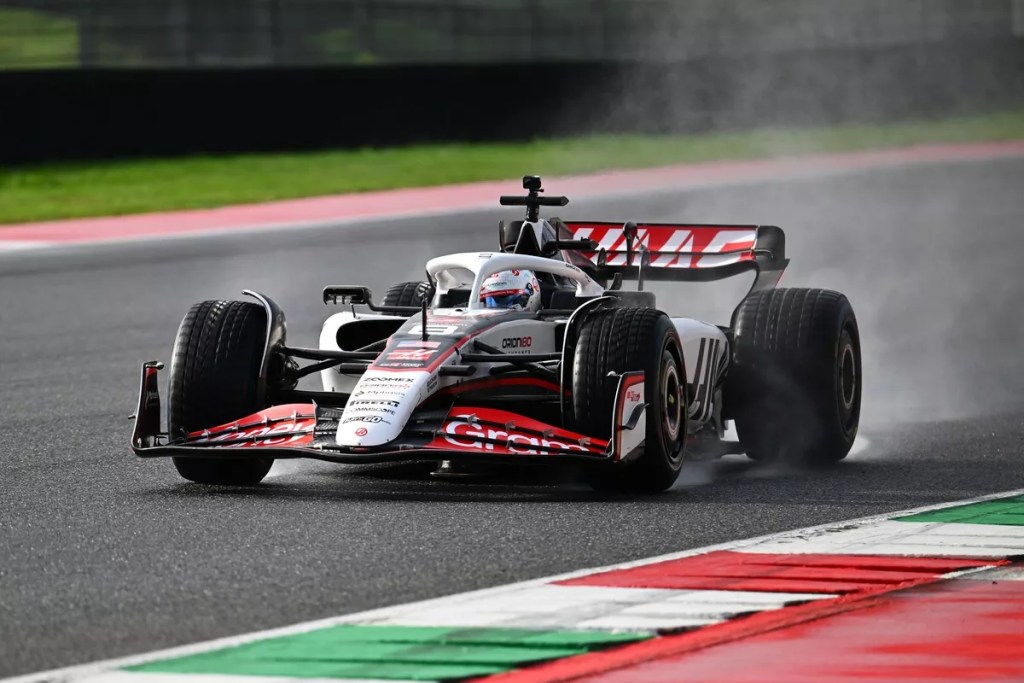 Grosjean vuelve a manejar un auto de la F1 tras casi cinco años con Haas en Mugello