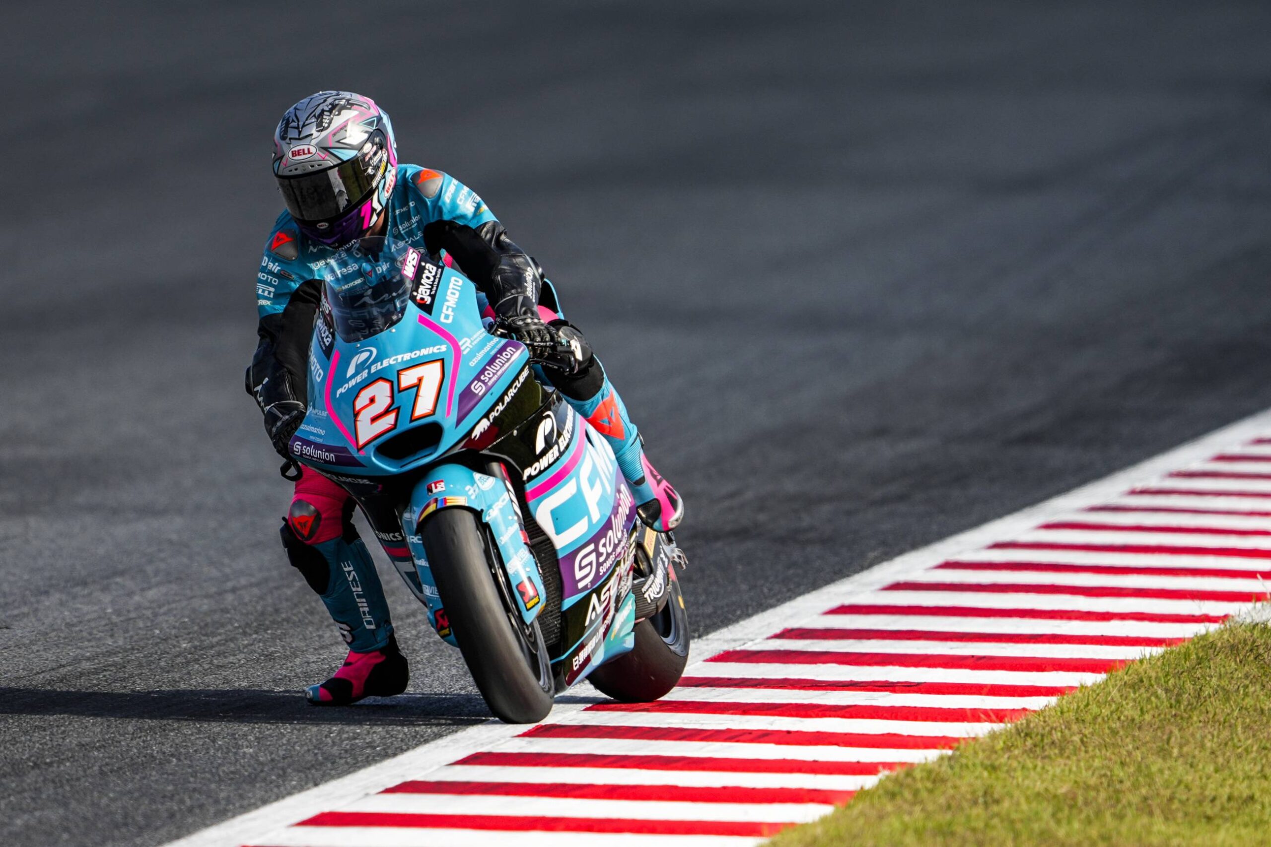 Holgado passeia no Japão e conquista vitória tranquila na Moto2 2025. Moreira é 3º