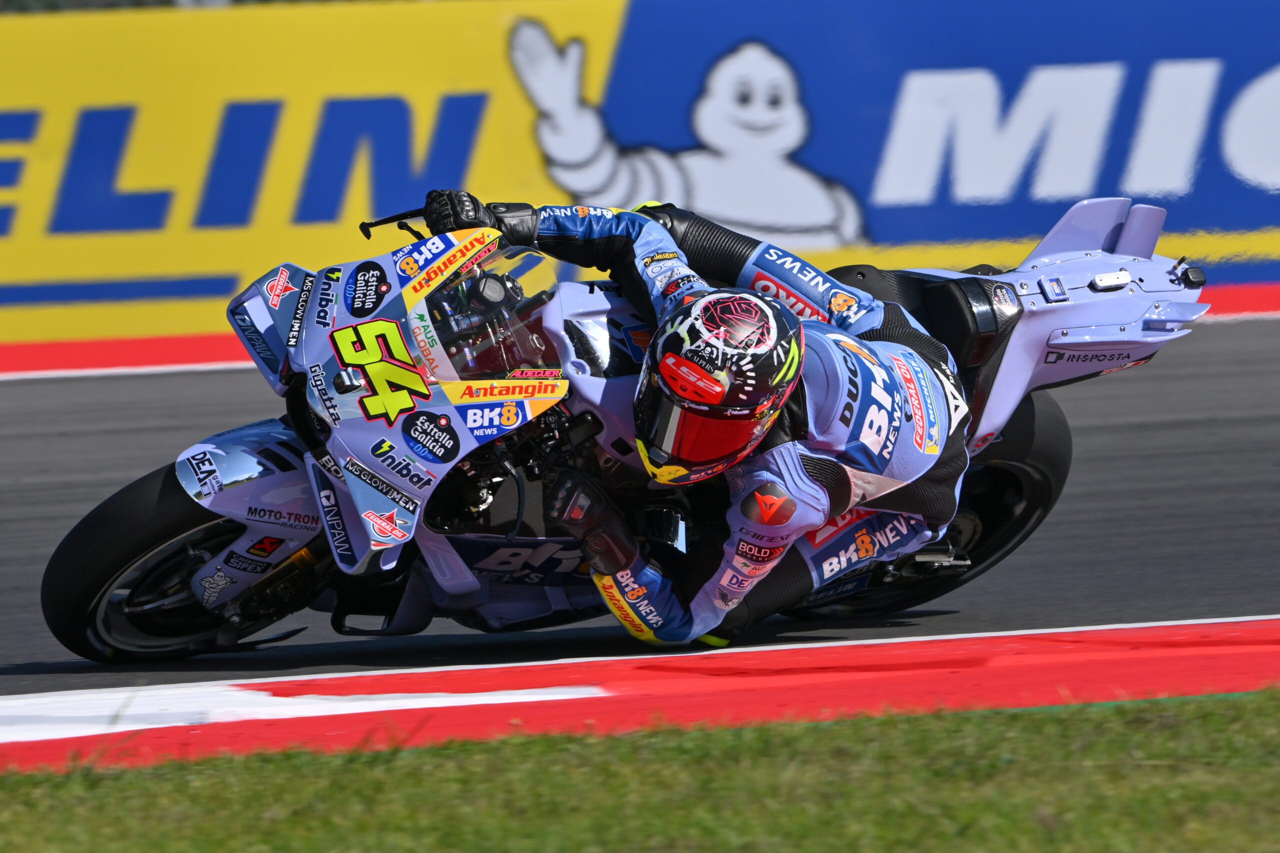 Aldeguer domina na Indonésia e vence pela primeira vez na MotoGP. Marc Márquez cai