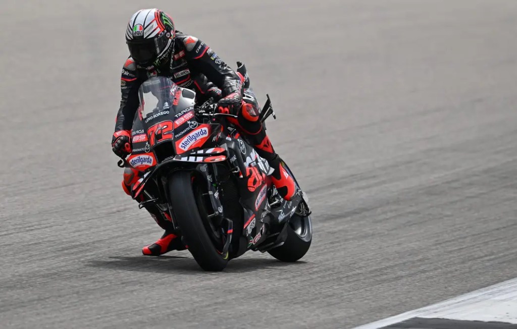 Aprilia se entusiasma y dice que Bezzecchi “merece el tercer puesto” en MotoGP 2025