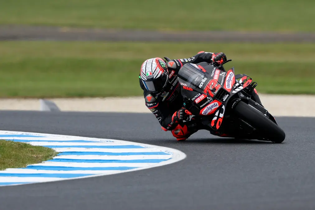 Bezzecchi domina en los entrenamientos de MotoGP en Phillip Island con nuevo récord