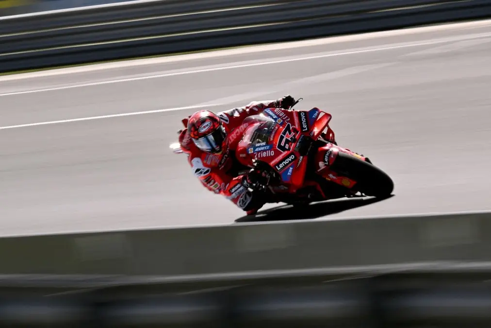 Bagnaia pide la “Ducati de Japón” y explica la caída en Australia: “No quería ser el último”