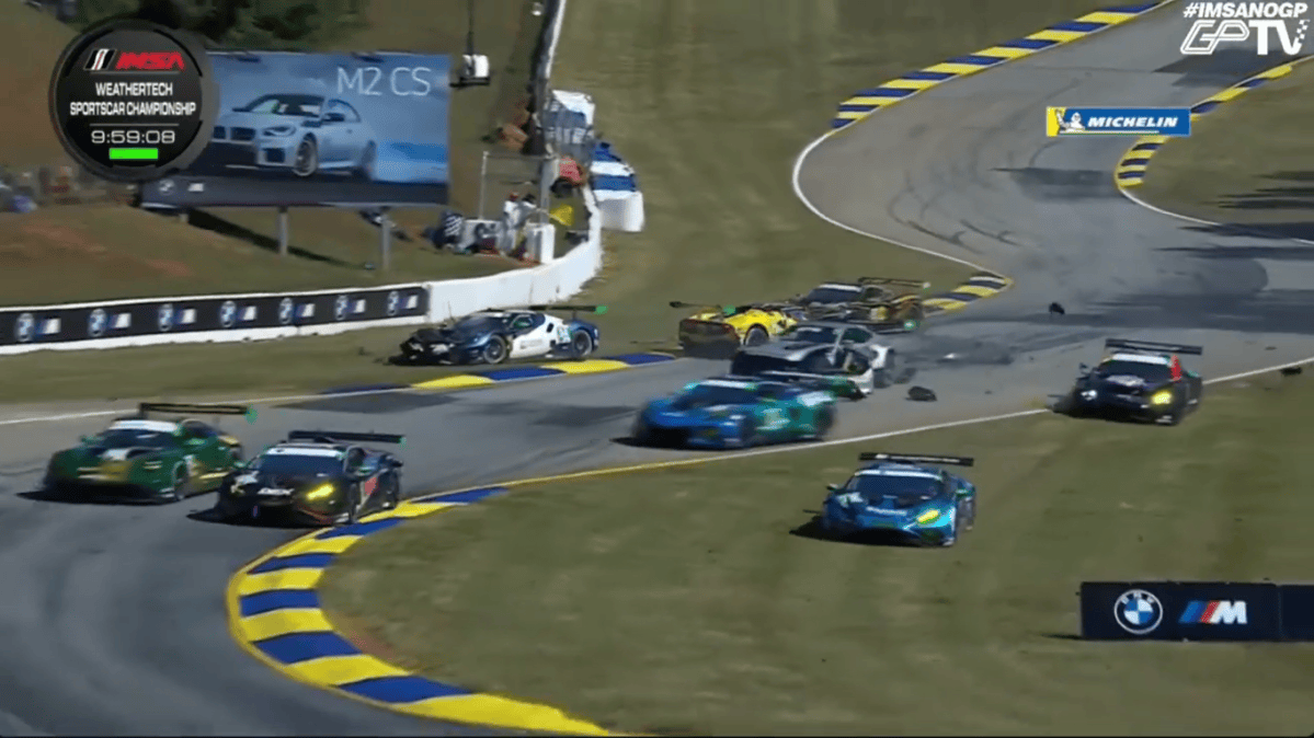 Franco roda Ferrari #34 na largada da Petit Le Mans e provoca forte batida na GTD