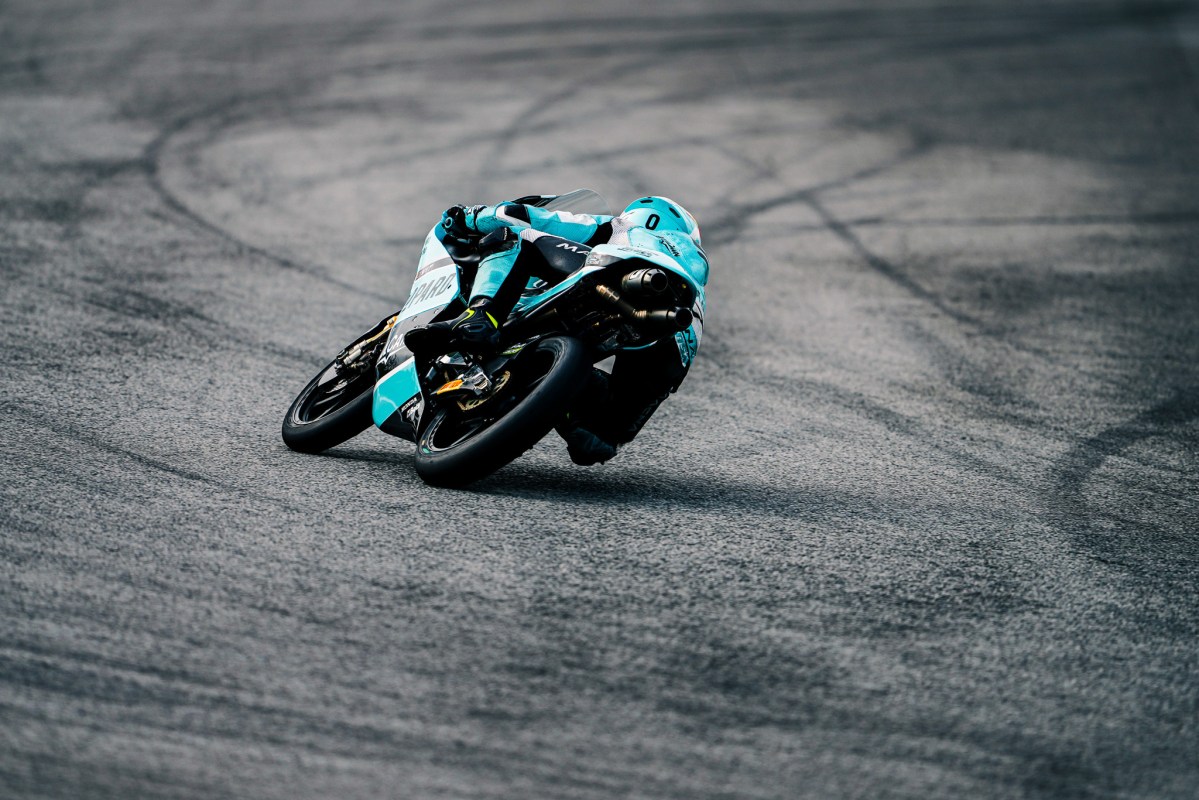 Almansa se antecipa à chuva e lidera primeiro dia de treinos da Moto3 em Portugal