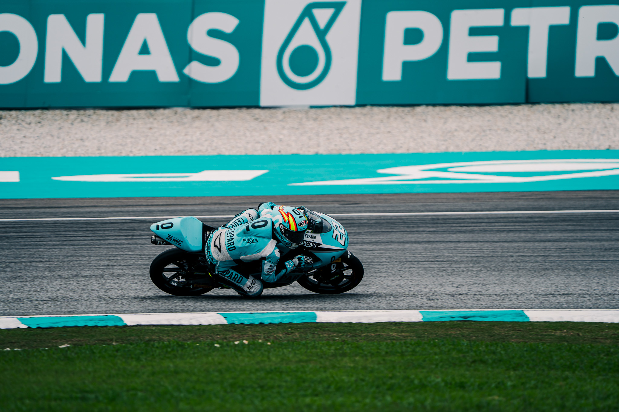 Almansa surpreende com cronômetro zerado e crava pole da Moto3 na Malásia. Rueda é 3º