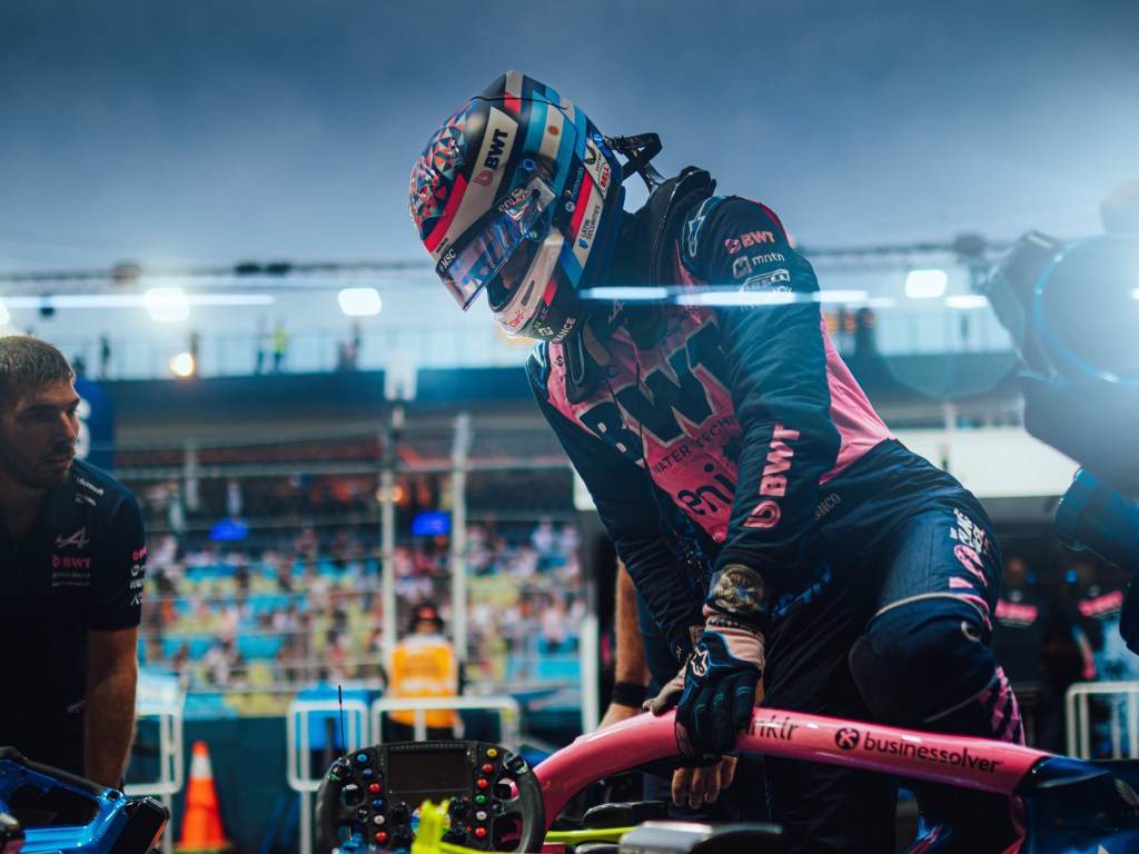 Colapinto culpa al tráfico por eliminación en Q1 en Singapur: «Teníamos un auto para pasar»