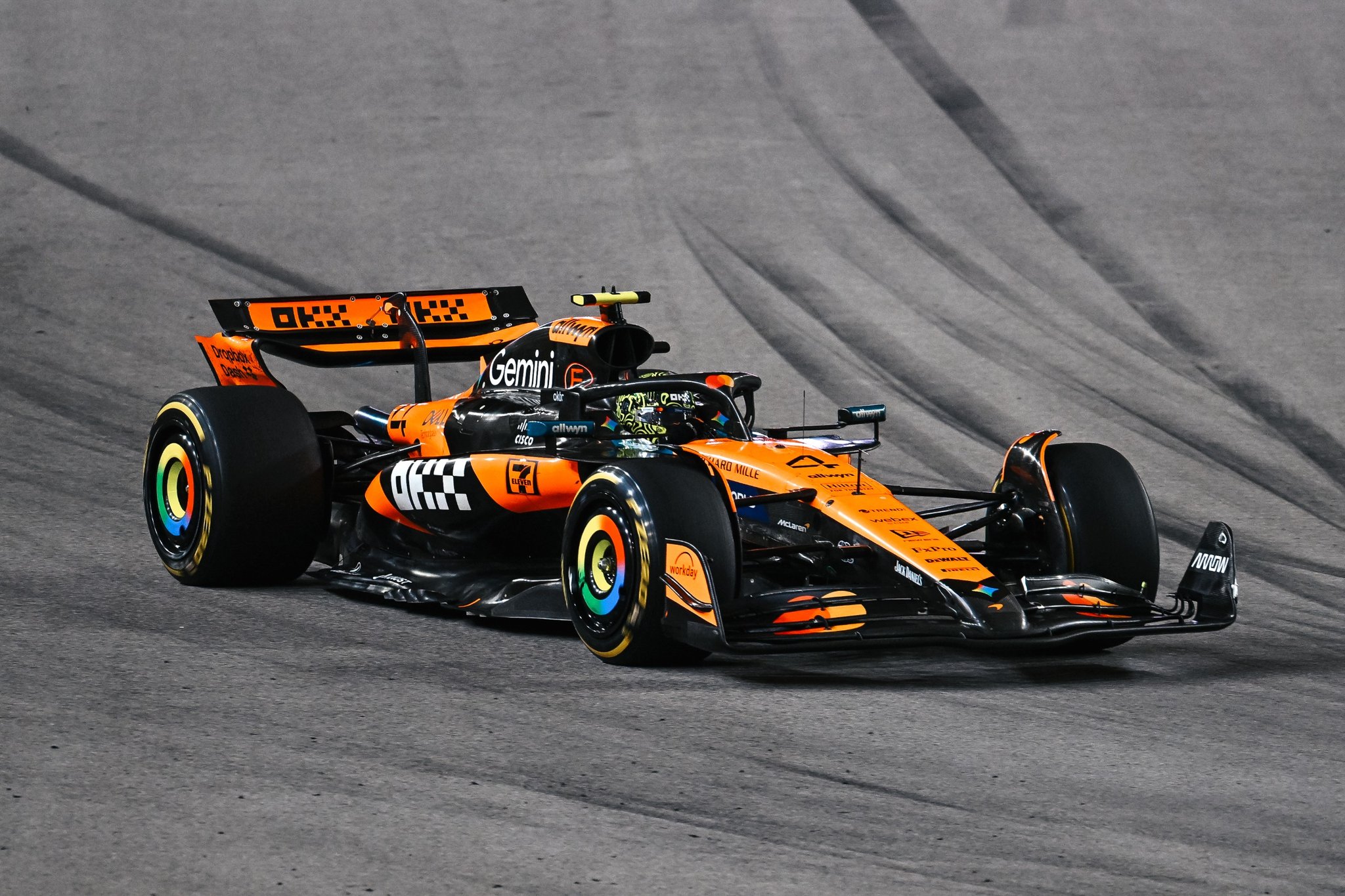 Norris rechaza actitud agresiva hacia Piastri en Singapur: «Cualquiera haría lo mismo»