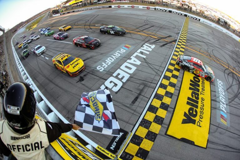Chase Briscoe sobra na chegada em Talladega (Foto: Nascar)