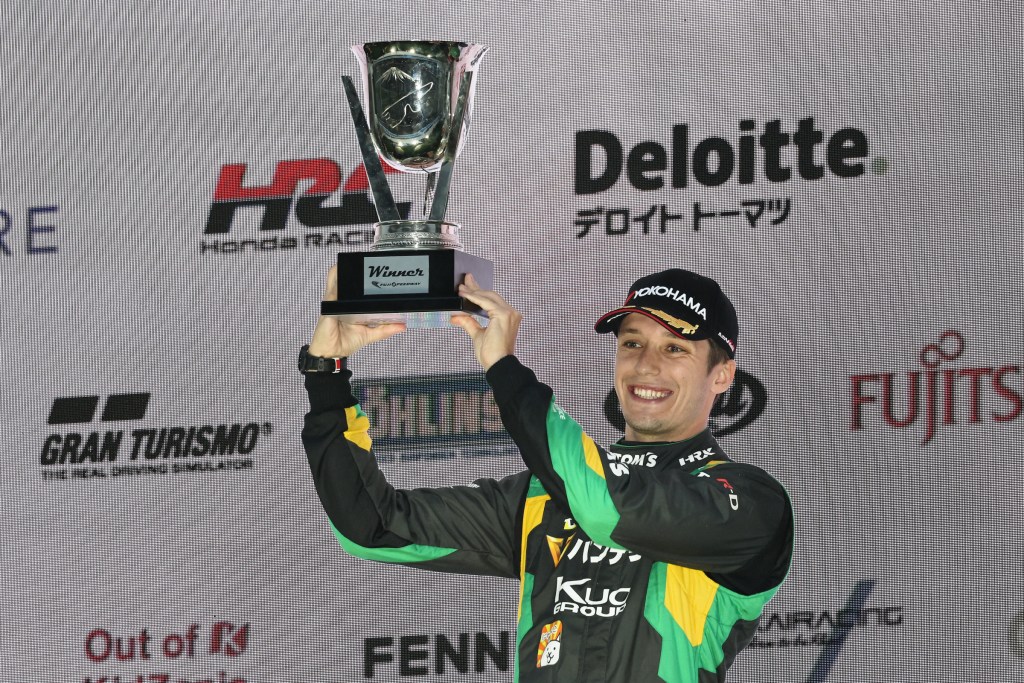 Fenestraz se emociona tras ganar en Fuji: “Escuché el himno argentino por primera vez”