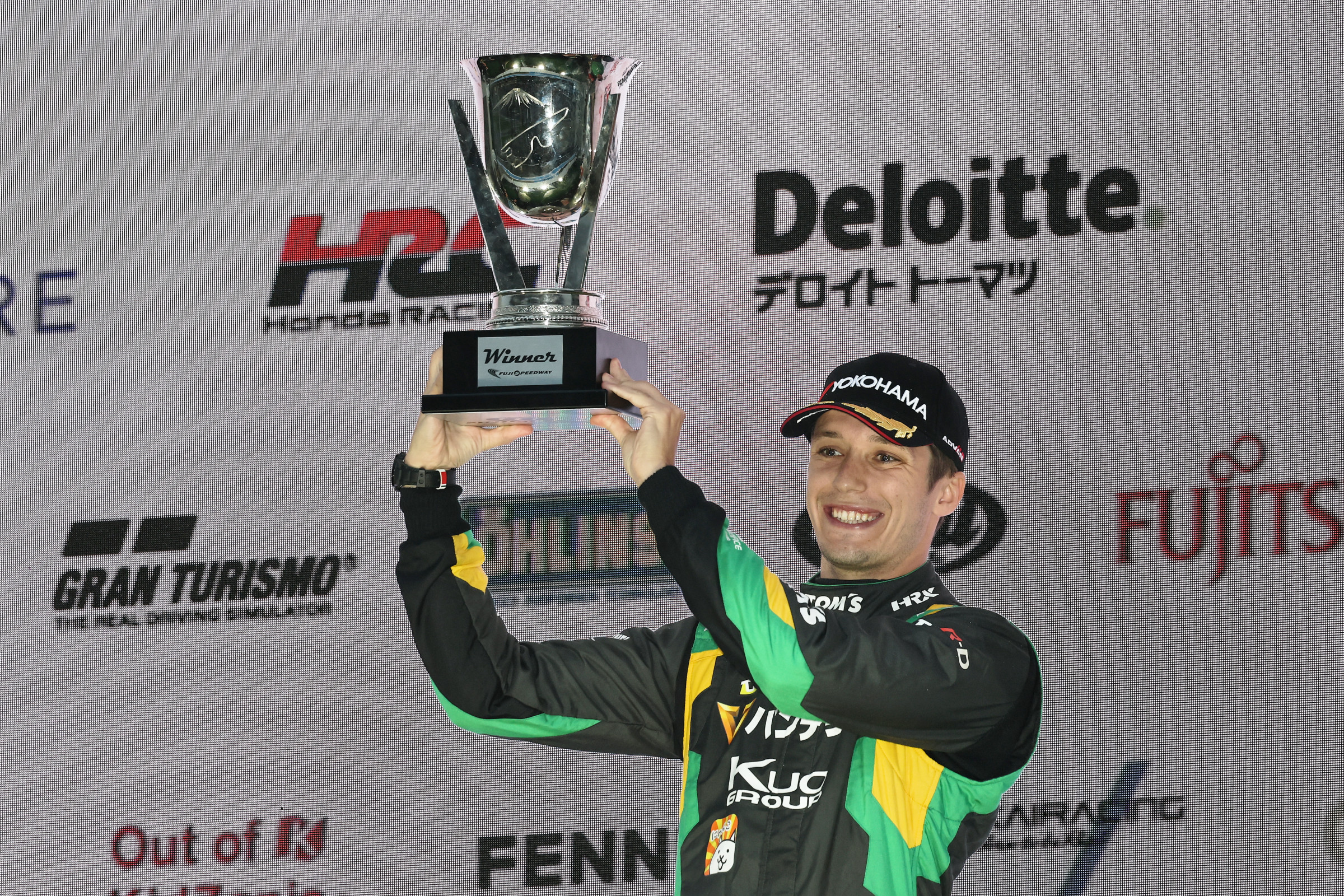 Fenestraz se emociona tras ganar en Fuji: “Escuché el himno argentino por primera vez”
